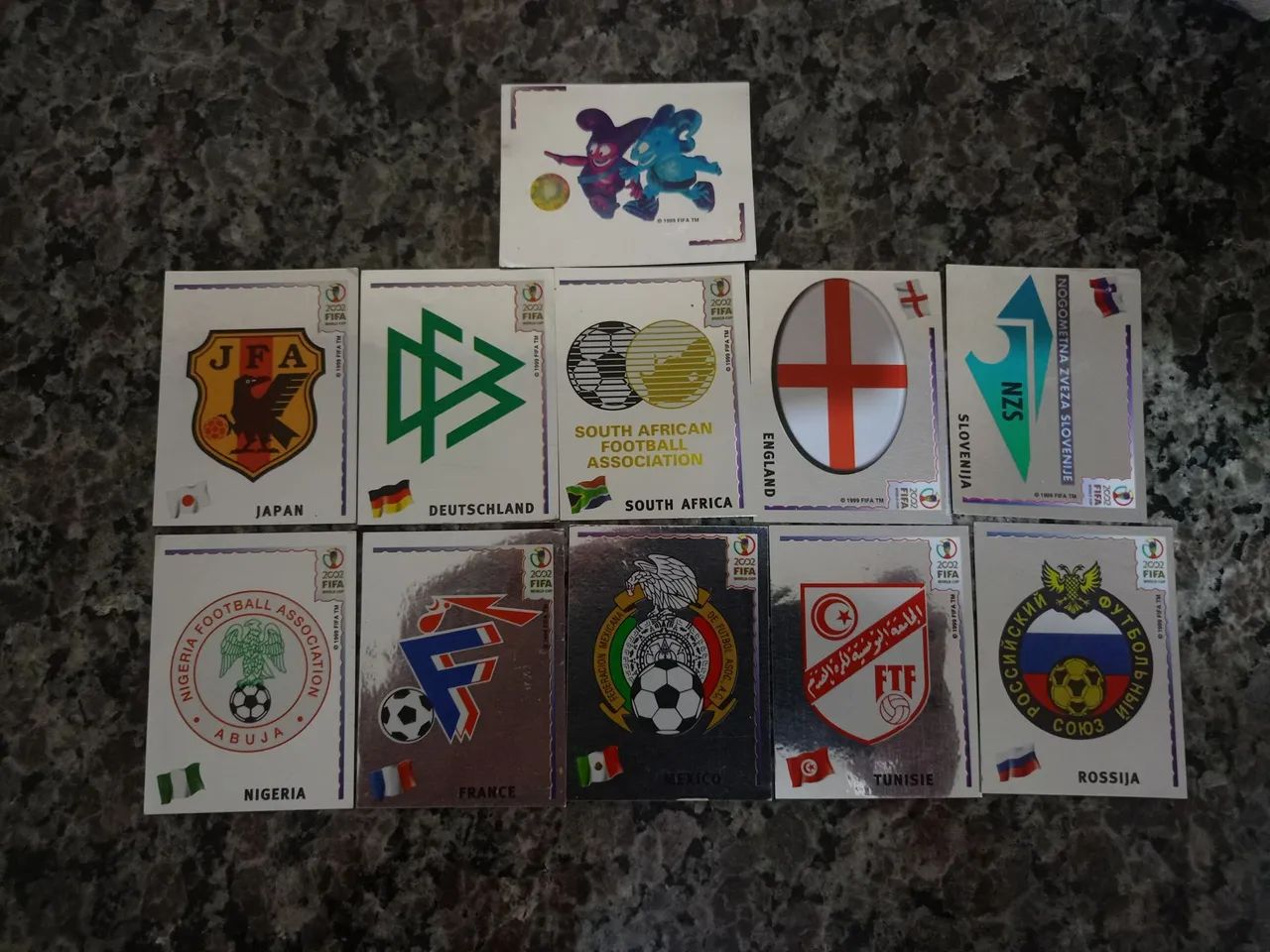 Figurinhas copa do mundo 2002 escudos 