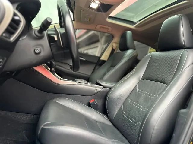 Lexus NX-300 H Luxury 2.5 16V Aut., foto 9 de 15