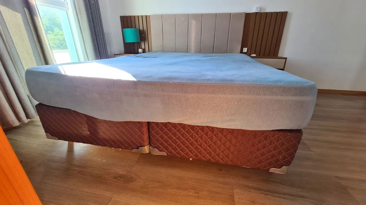 Cama queen size - box e colchão477346218315632642