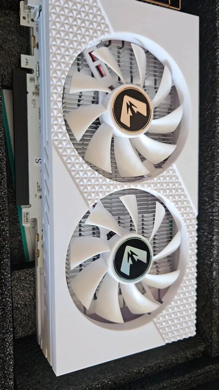 PLACA DE VIDEO RX580 8GB NOVA - Foto 2