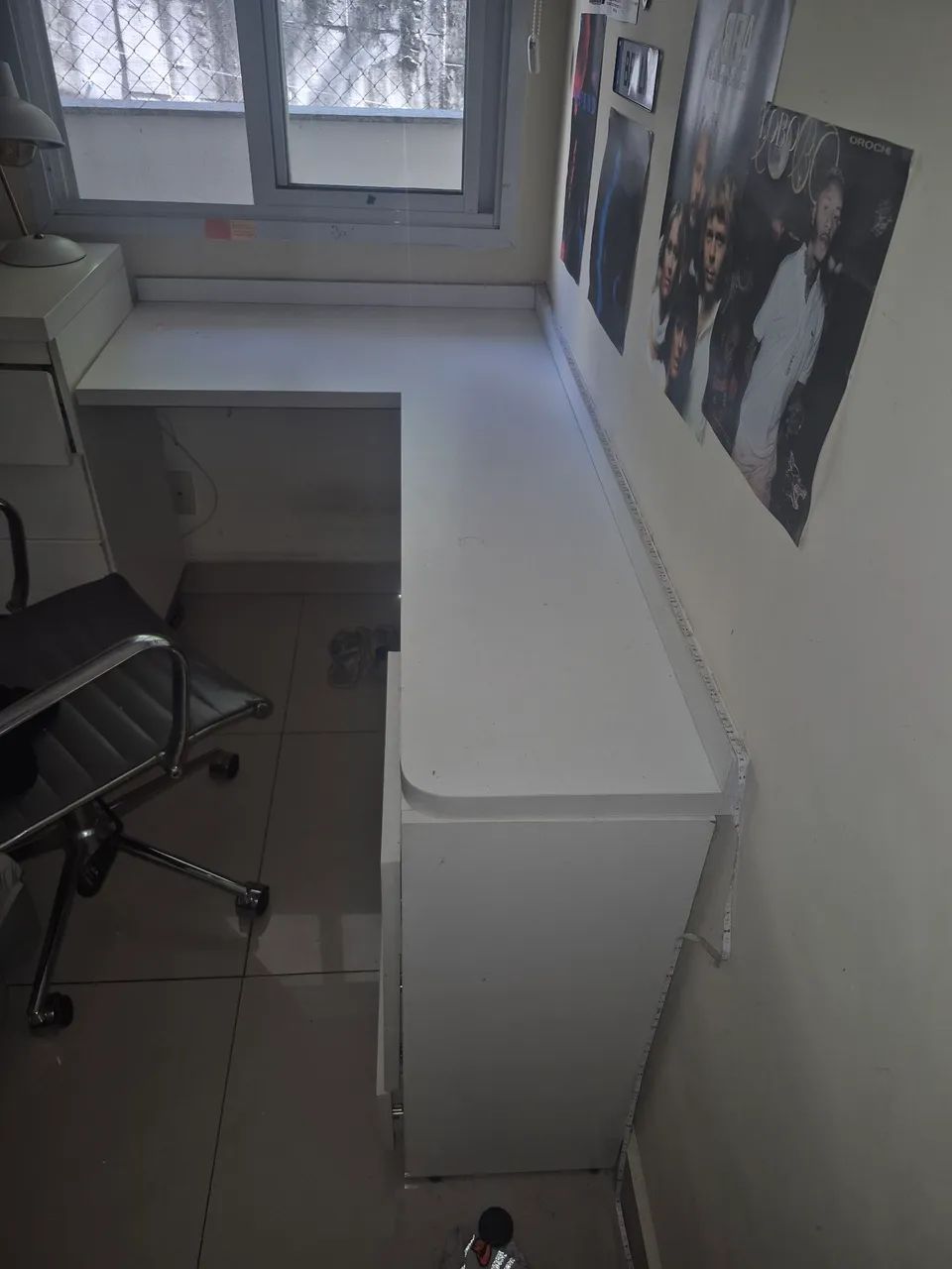 Vendo mesa e gaveteiro
