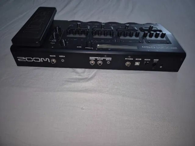 Pedaleira Multiefeitos Zoom G5n atualizada V. 3.20. Estado de nova