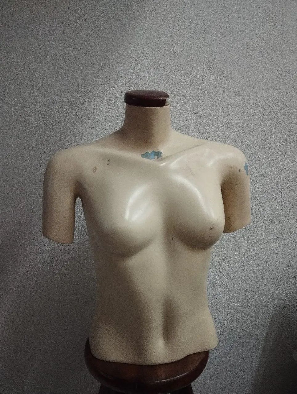 Busto de manequim feminino de fibra - Foto 2
