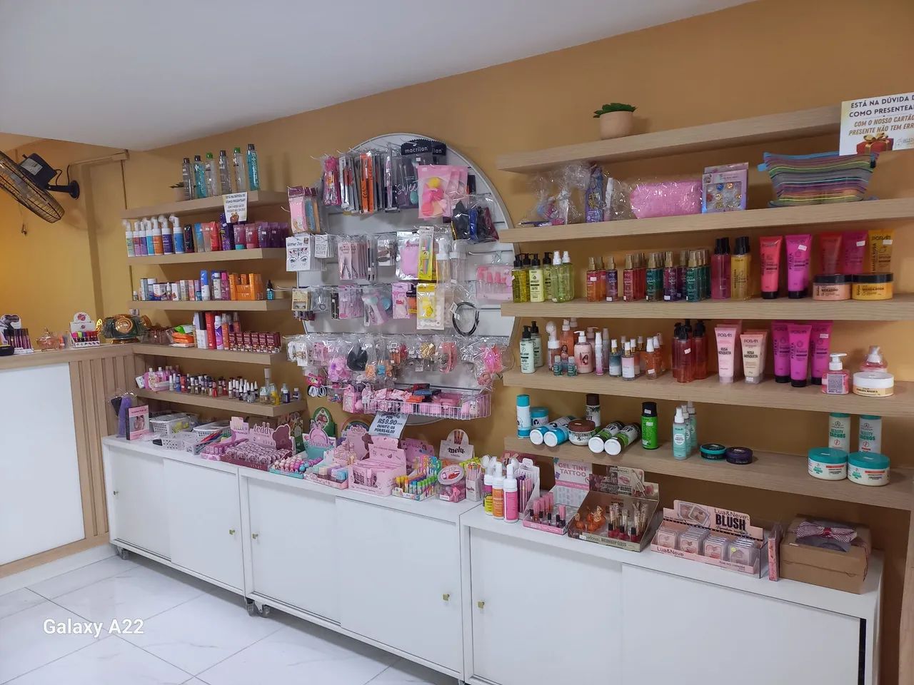 VENDO LOJA DE COSMÉTICOS E ACESSÓRIOS - Foto 4