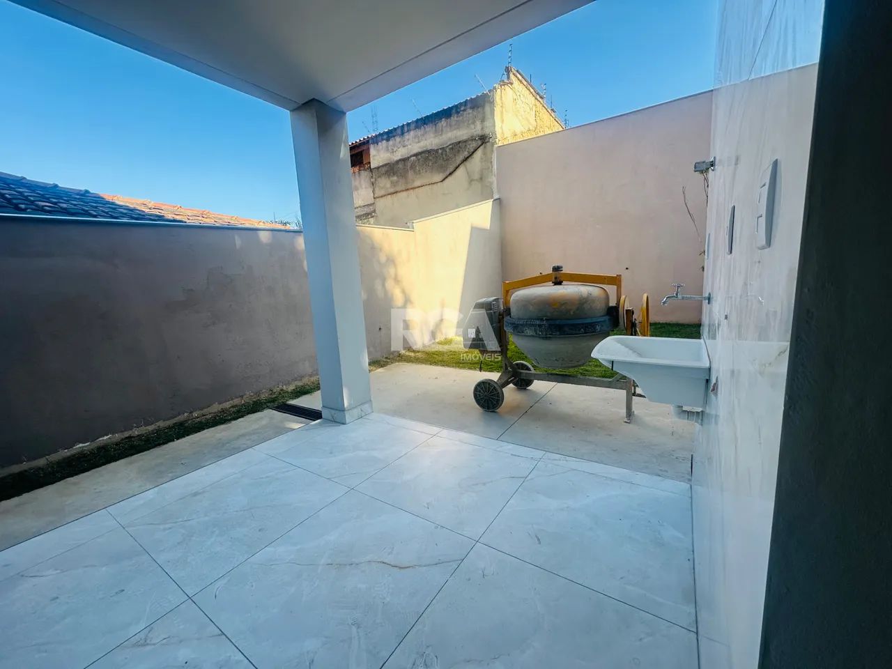 CASA COM 3 QUARTOS (1 SUÍTE) E 4 VAGAS  CANAÃ - Foto 5