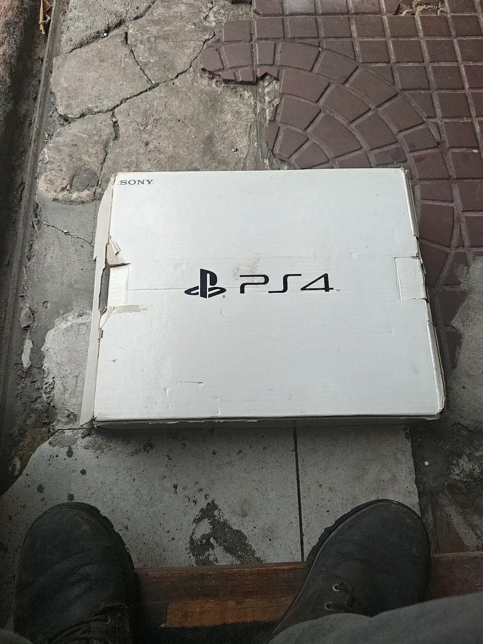 Caixa ps4 vazia