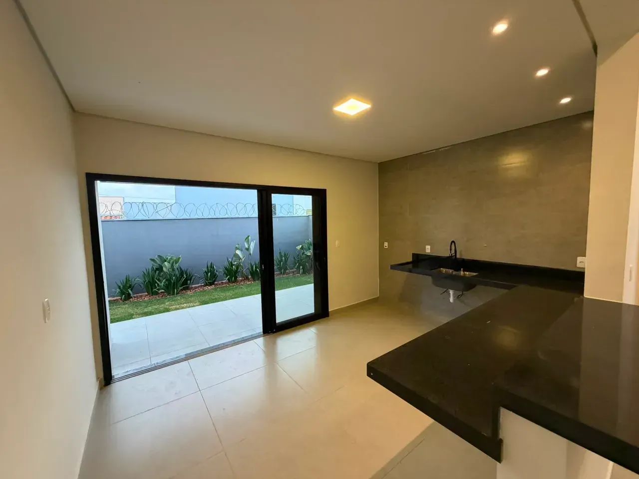 CASA NOVA À VENDA | PORTAL CAMBURI - Foto 2