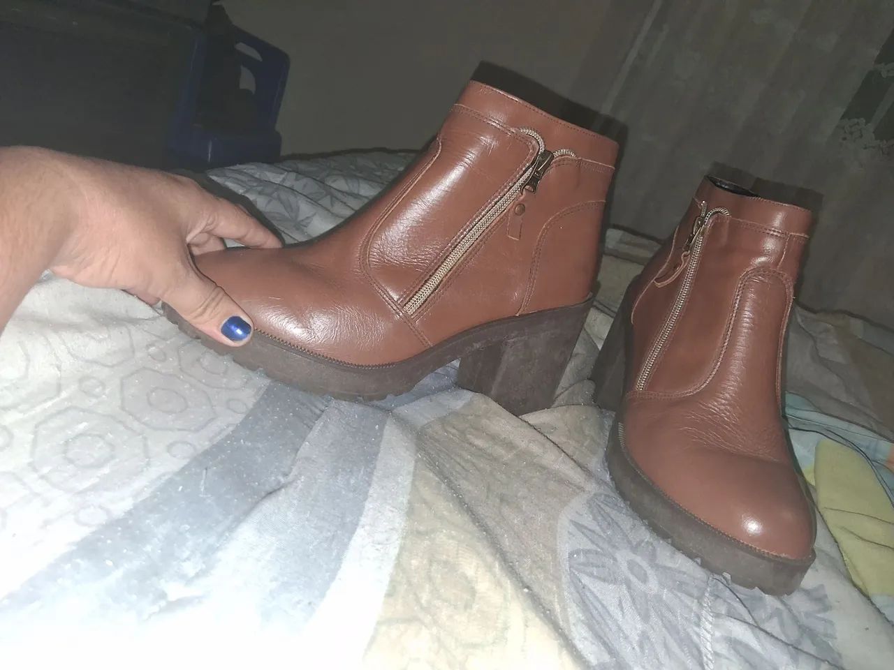 Botas de couro marrom clara - Foto 2