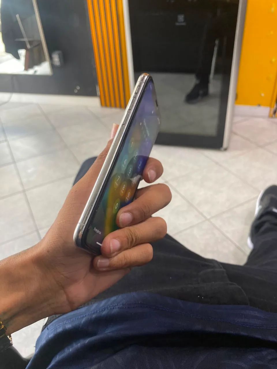 iPhone X 64gb  vendo e troco pouco detalhes  - Foto 2