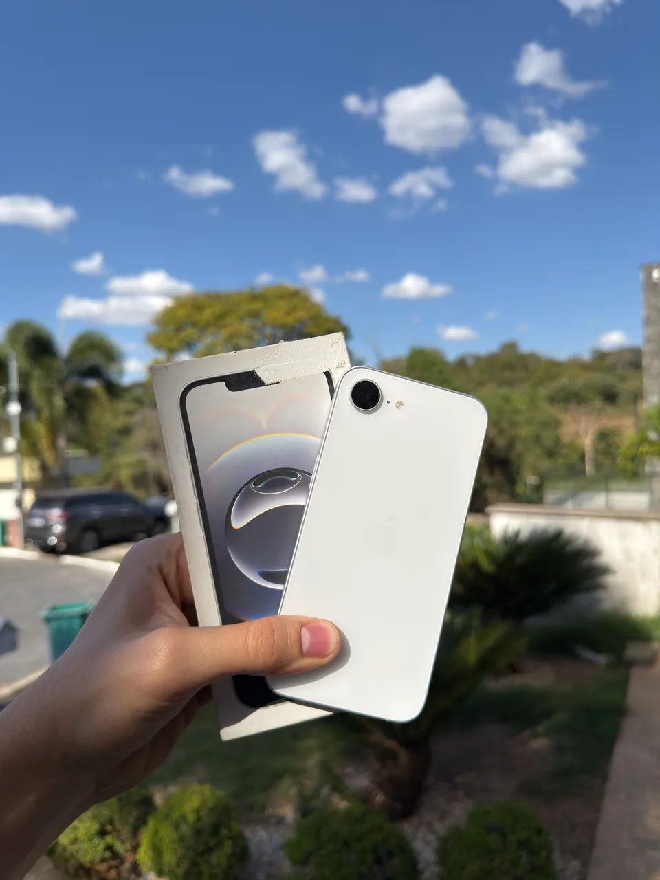 iPhone 16 E 