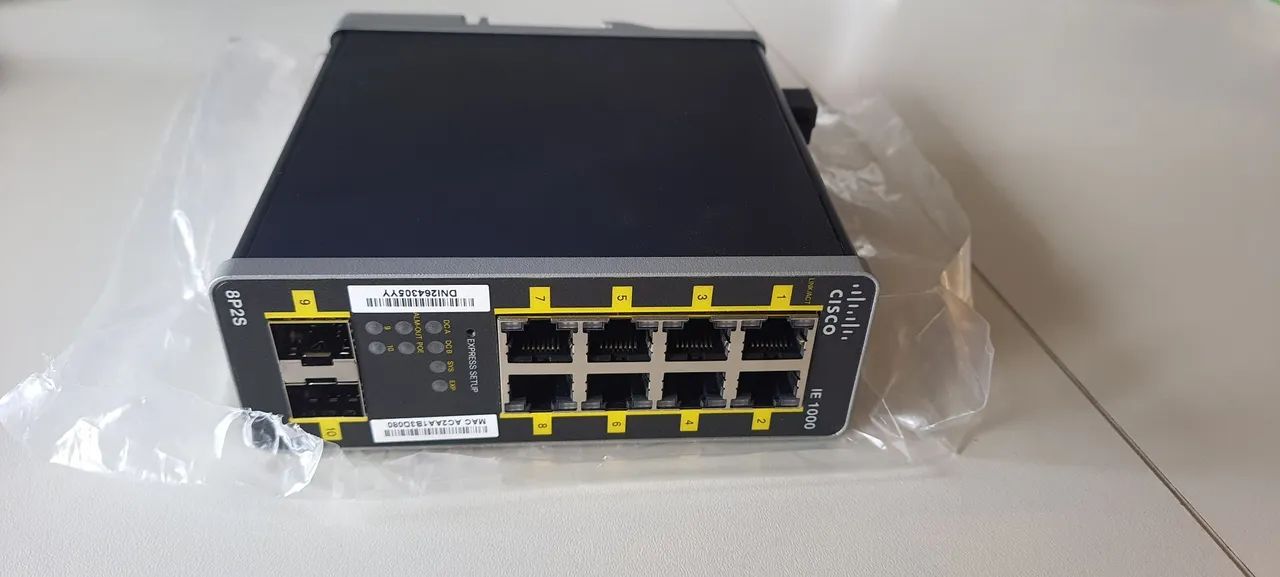 Switch Cisco IE-1000-8P2S-LM