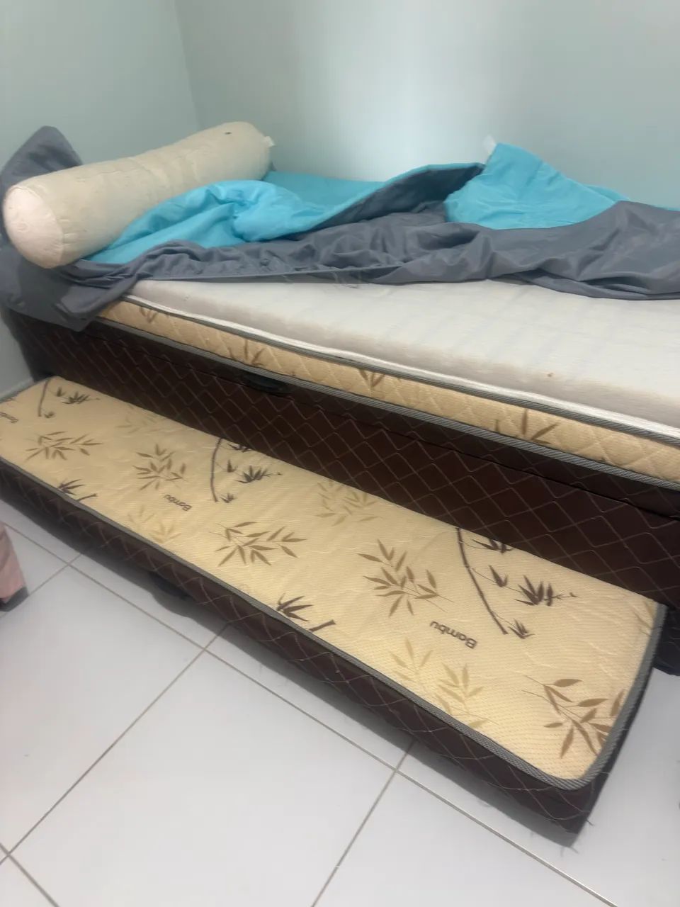 Cama de solteiro box e bau 