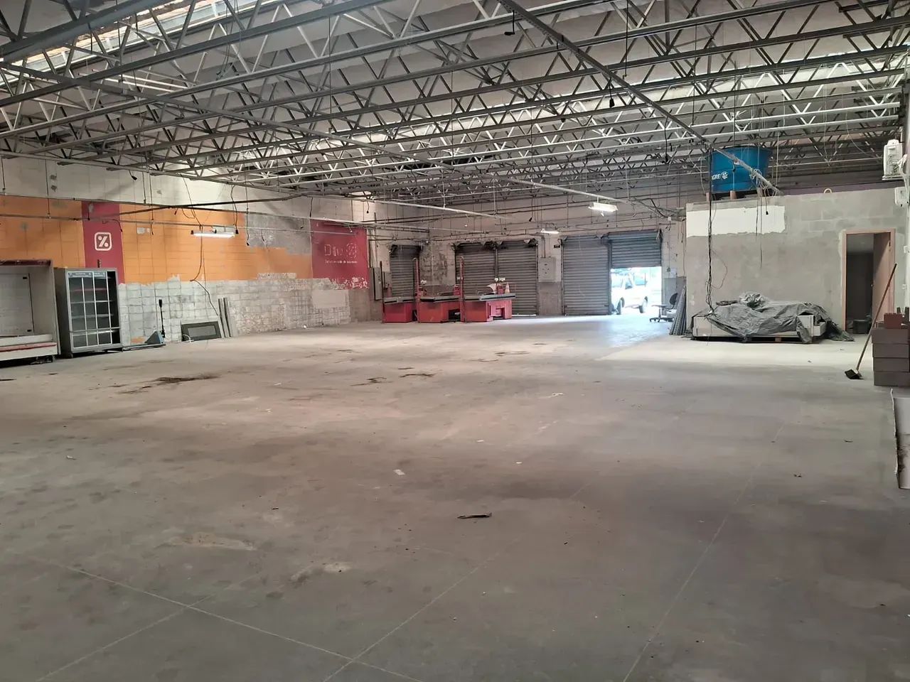 Imóvel para aluguel tem 536 metros quadrados com 1 quarto