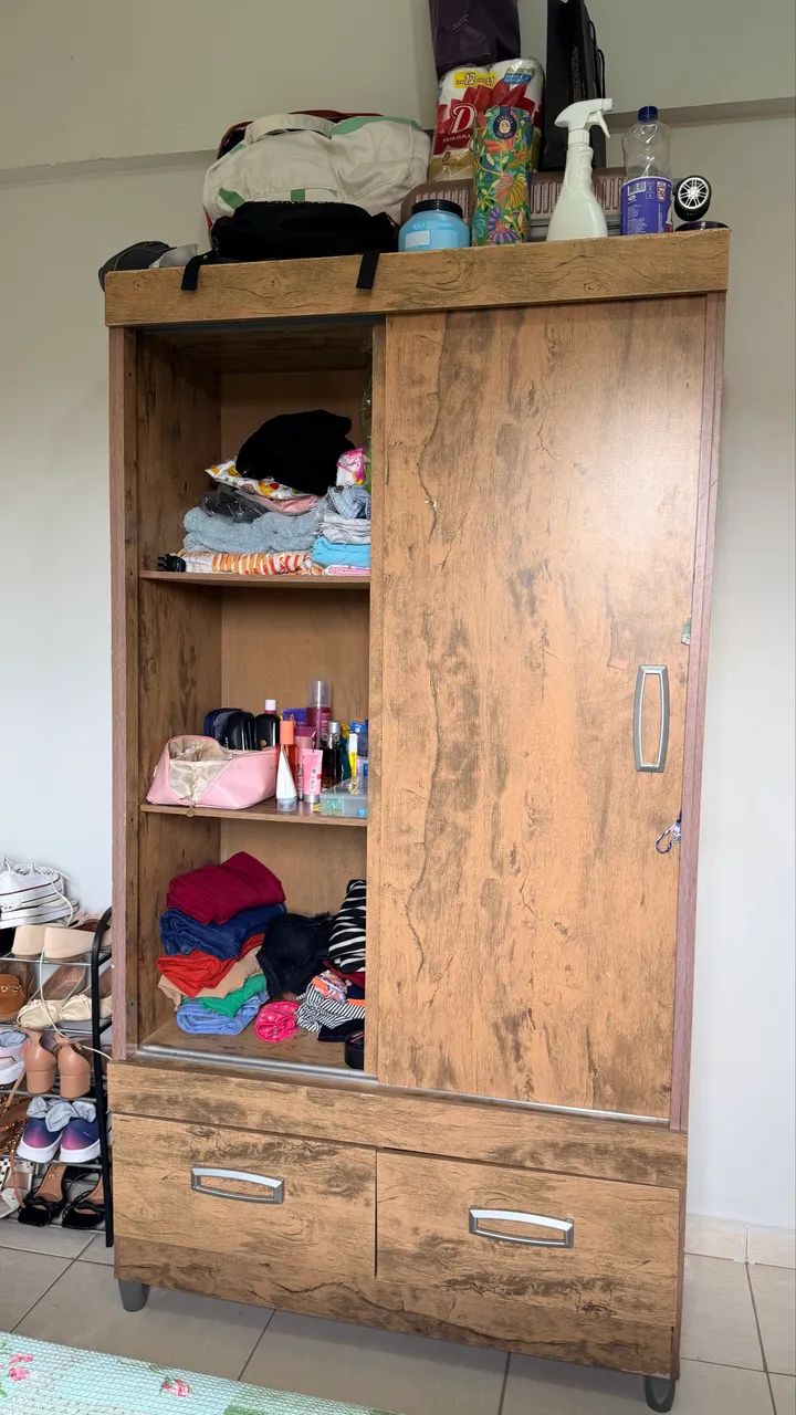Guarda roupa de solteiro com ótimo espaço interno, ideal para quartos pequenos. - Foto 2