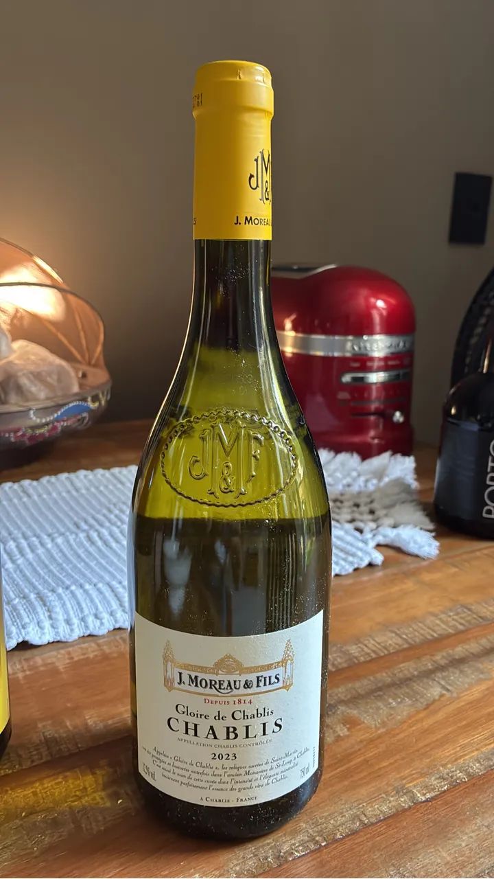 vinho branco J. Moreau & Fils Chablis 2023