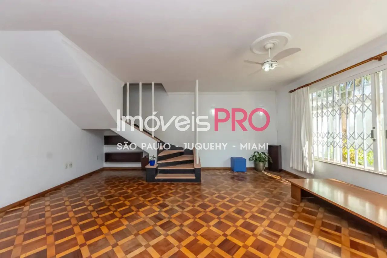 Ótima casa em rua fechada com área externa ! - Foto 2