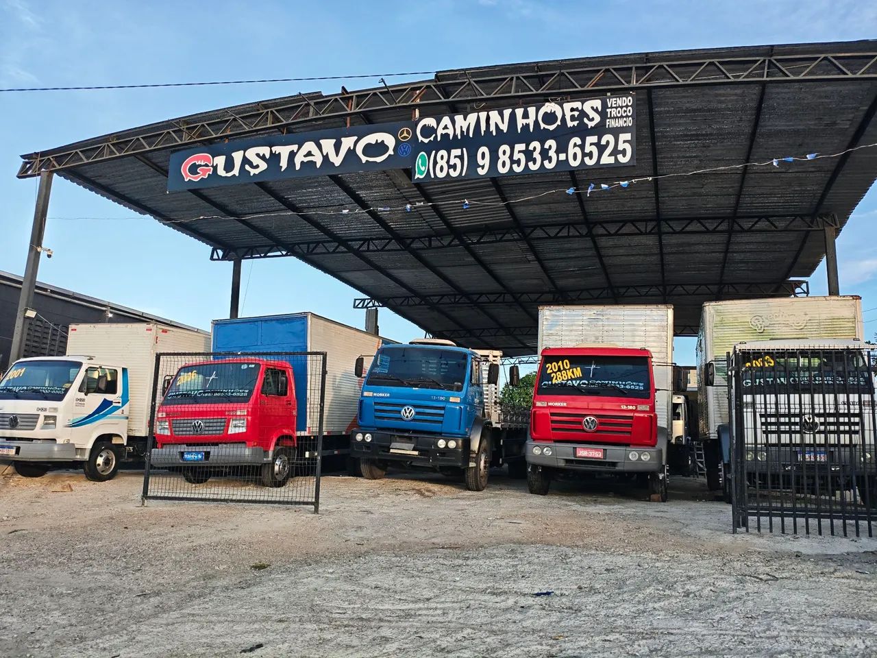 Volks 13180 2010 /  Truck Baú 8. Metros  - Foto 4