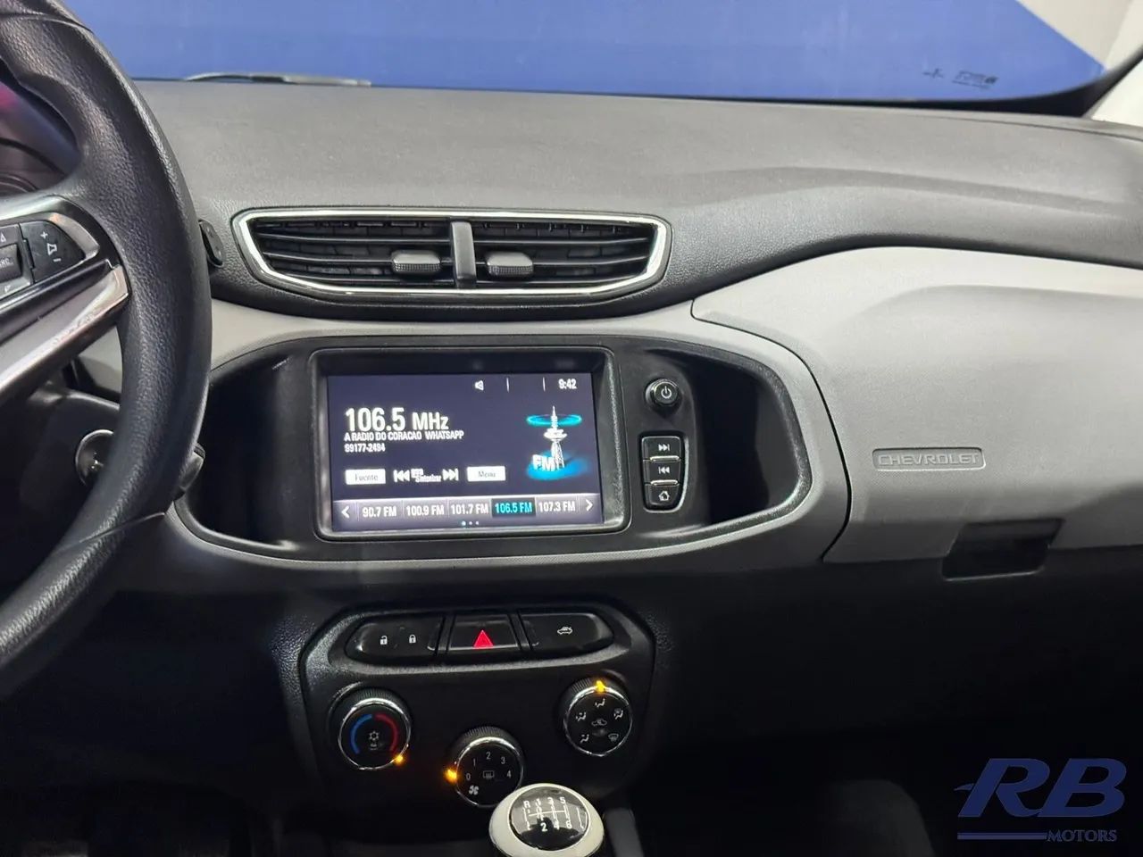 Chevrolet Onix Hatch LT 1.0 8V Flex Mec. 4P 2017 - Foto 5
