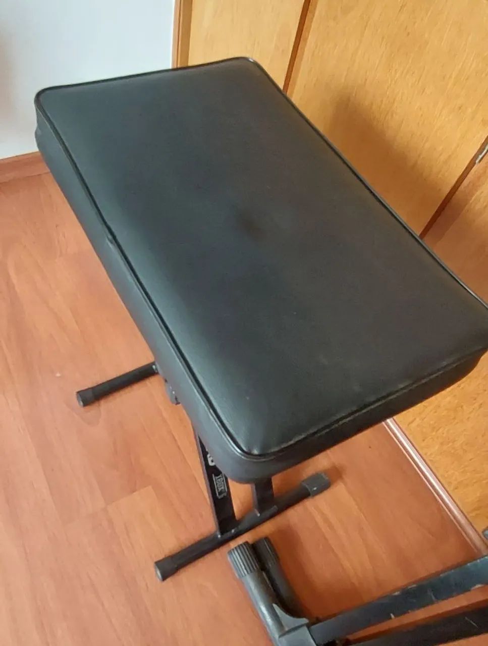 Banco e suporte de piano semi novo  - Foto 5