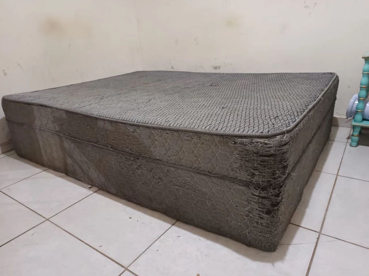 Cama box molas 