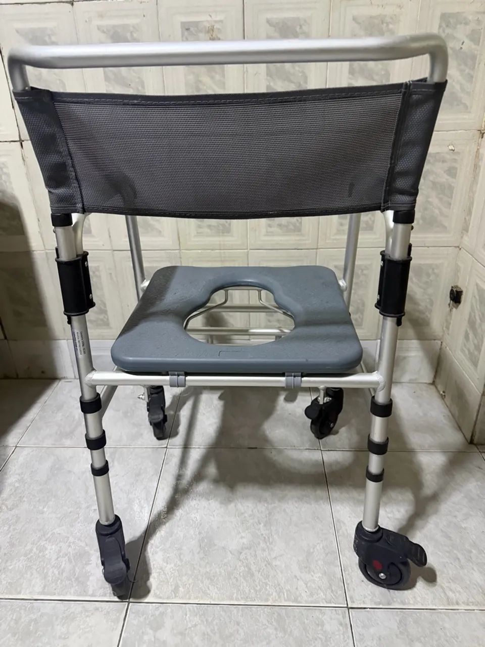 Cadeira de banho desmontável  - Foto 2