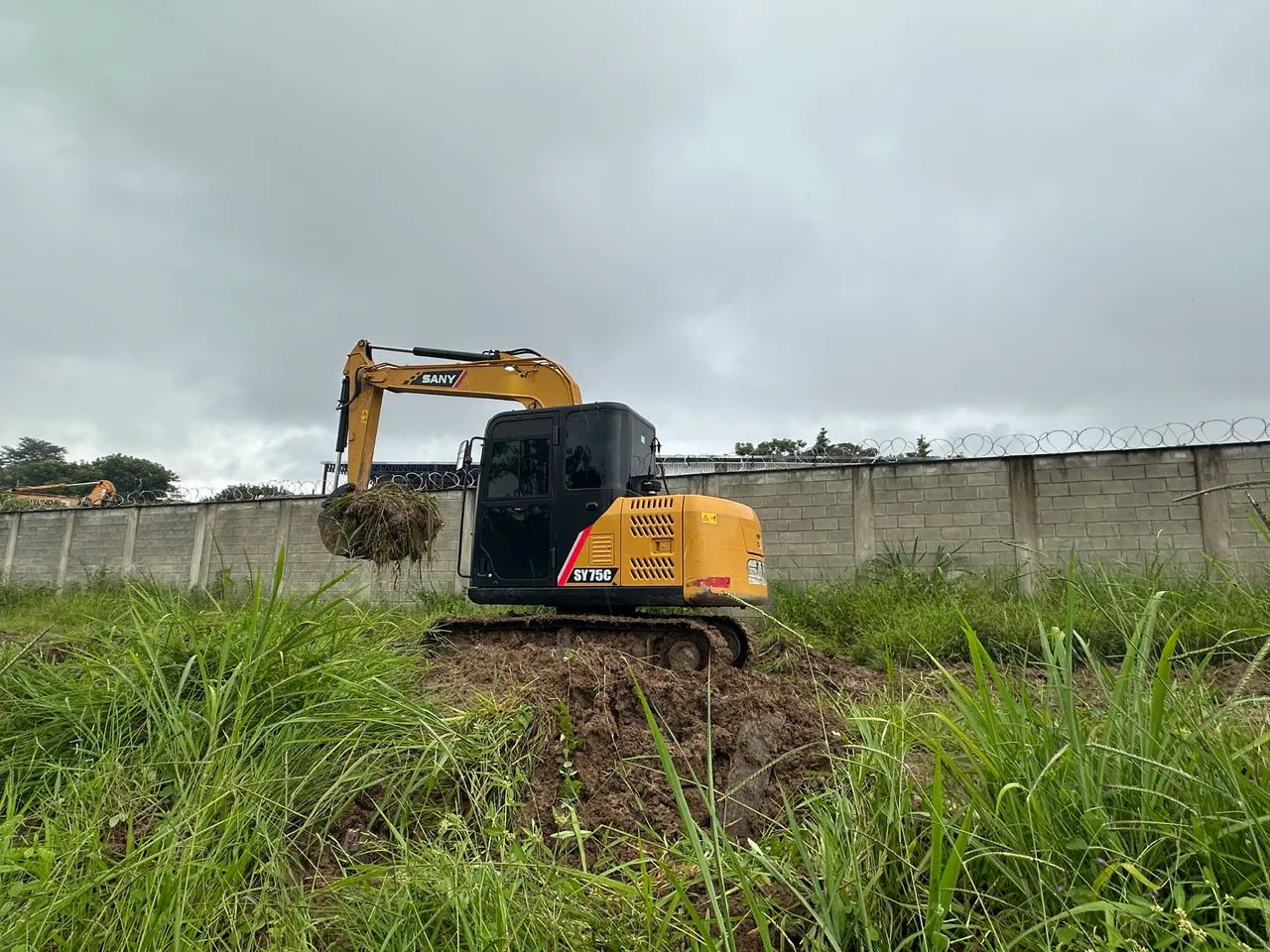Mini Escavadeira SANY SY75C 2024 - Foto 4
