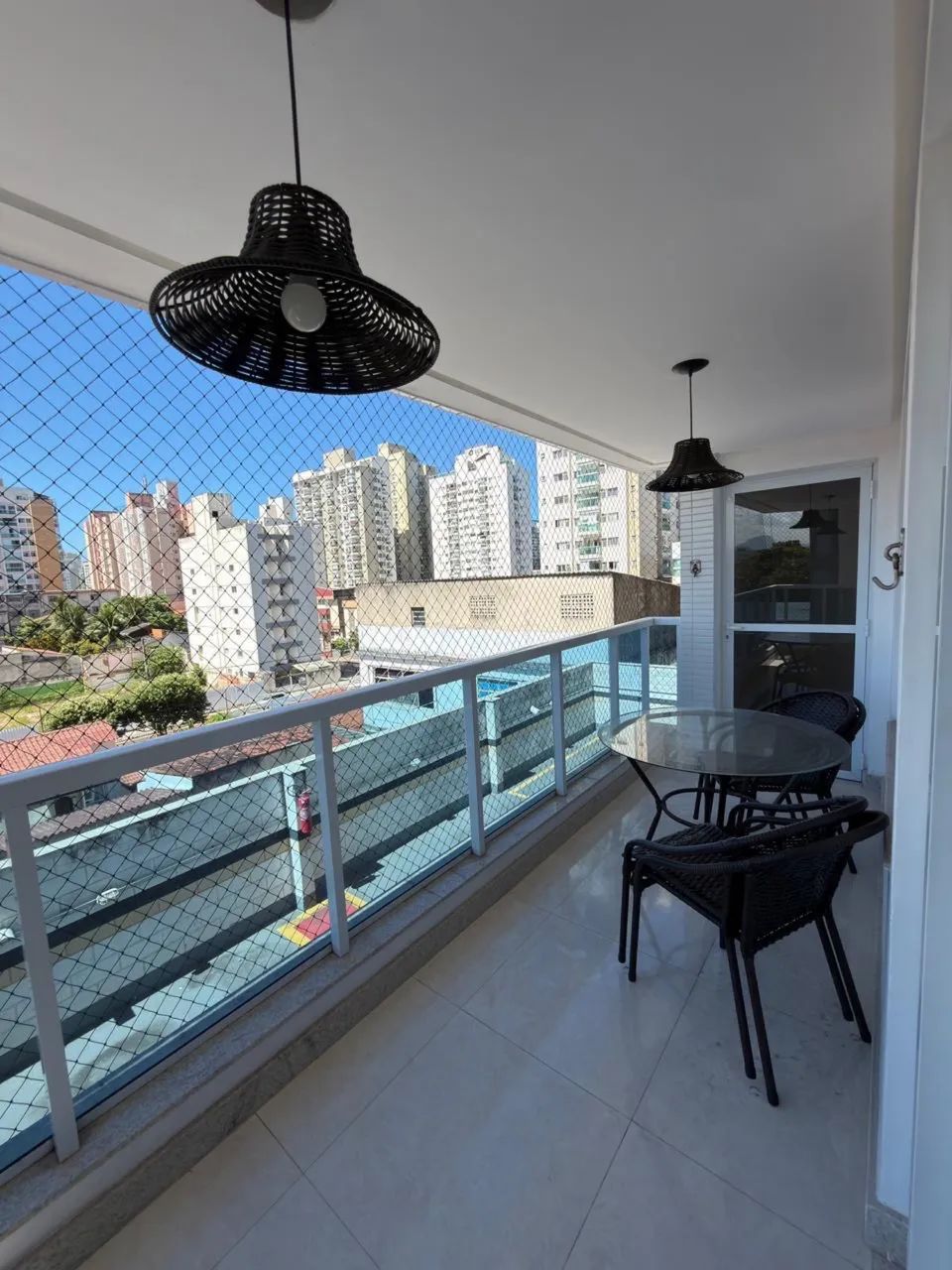     Apto em Itapuã - Sol da Manhã + Vaga Coberta + Privacidade ?