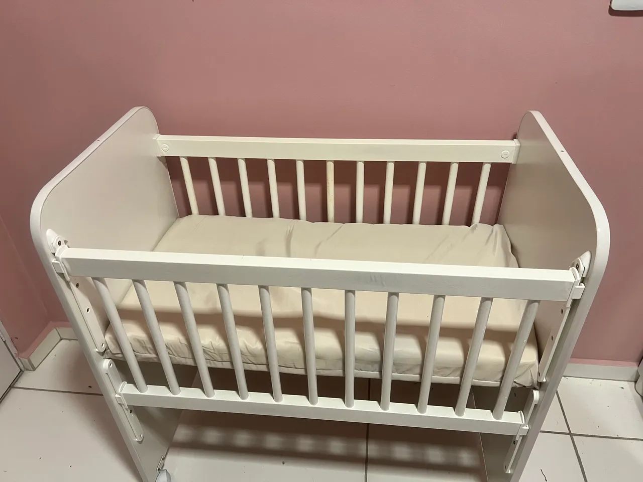 Mini berço com colchão  - Foto 3