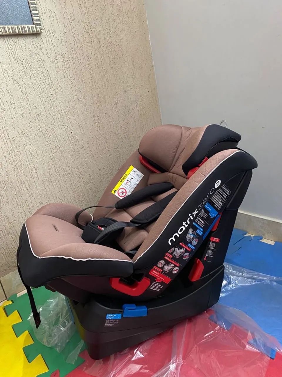 Cadeirinha Nova sem uso ( Não é usado)