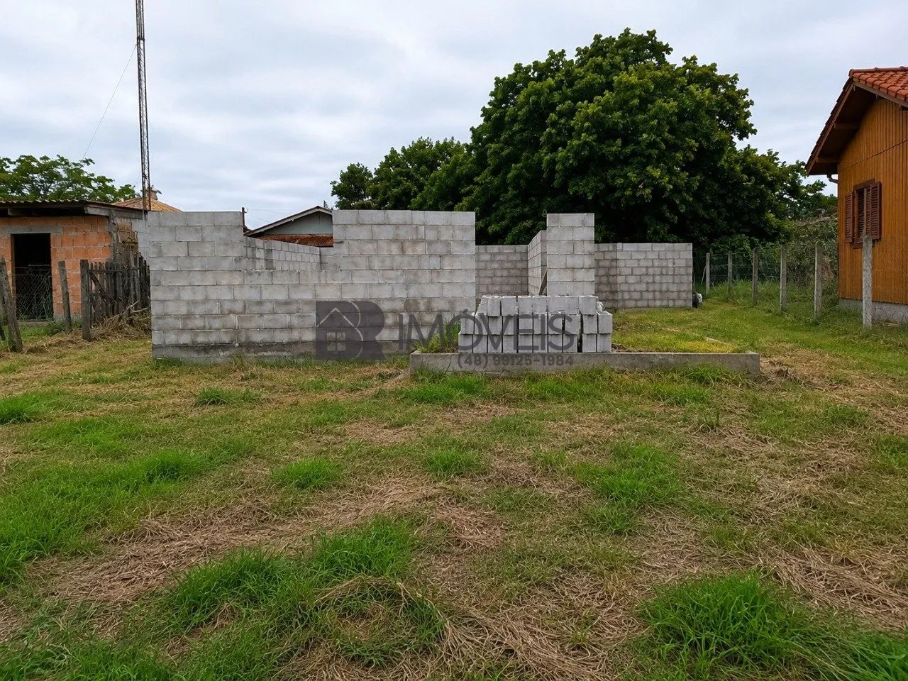 Venda - Terreno com Casa em Construção | Sambaqui - Foto 4