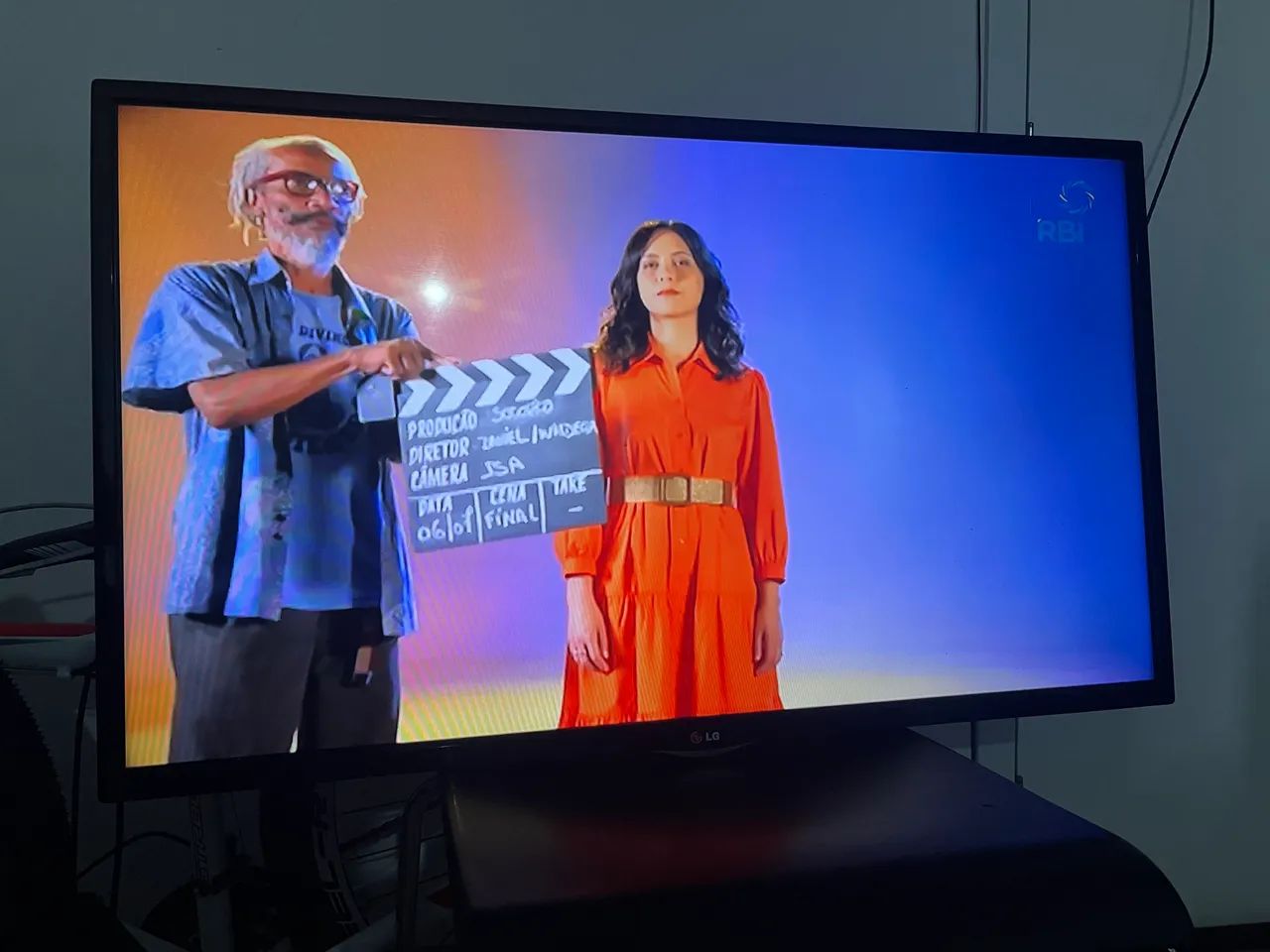 Tv Smart LG 42p  R$ 680,00 - Foto 4