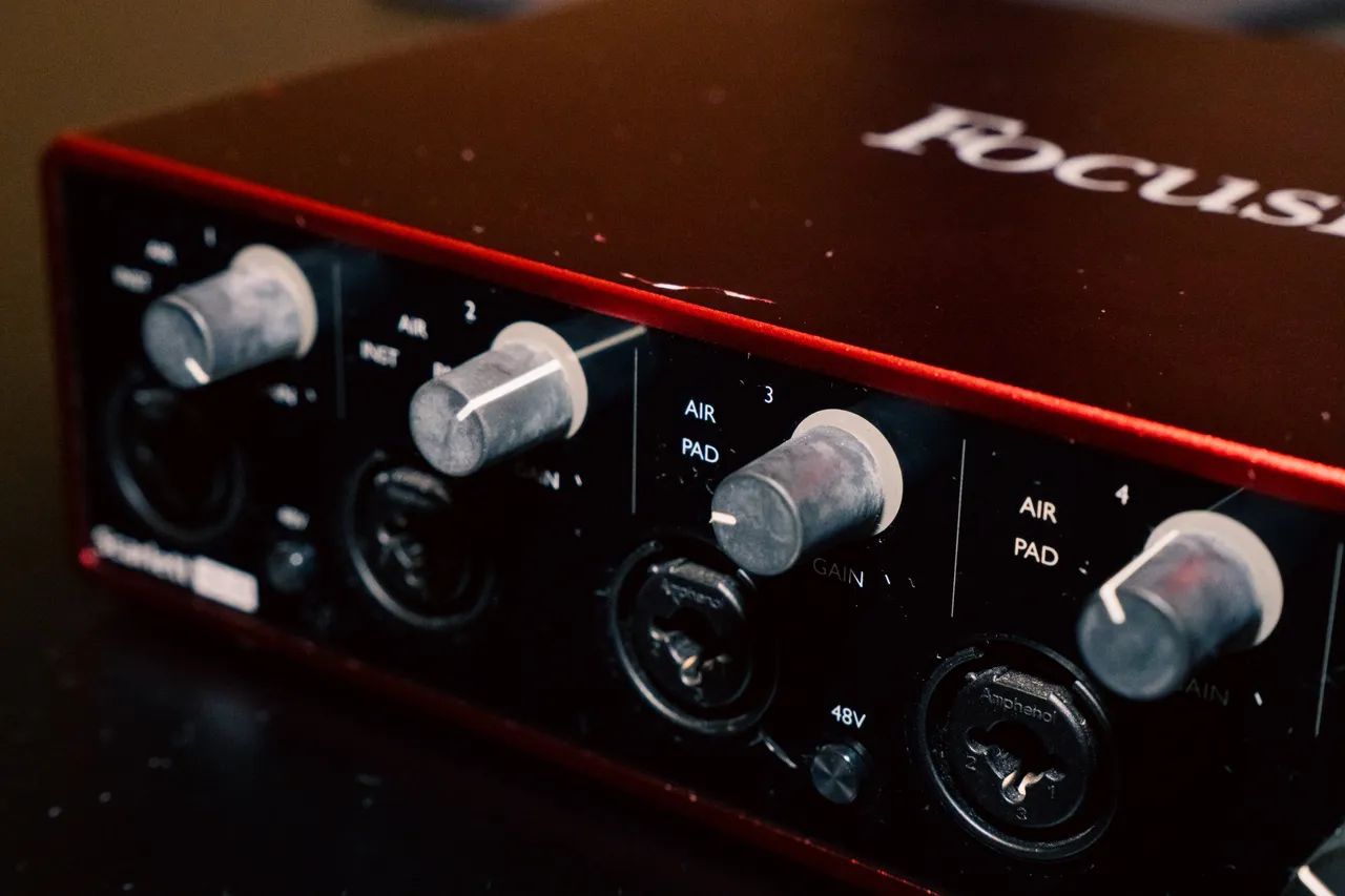 Interface de Áudio Focusrite Scarlett 18i8 3rd Gen - Foto 3