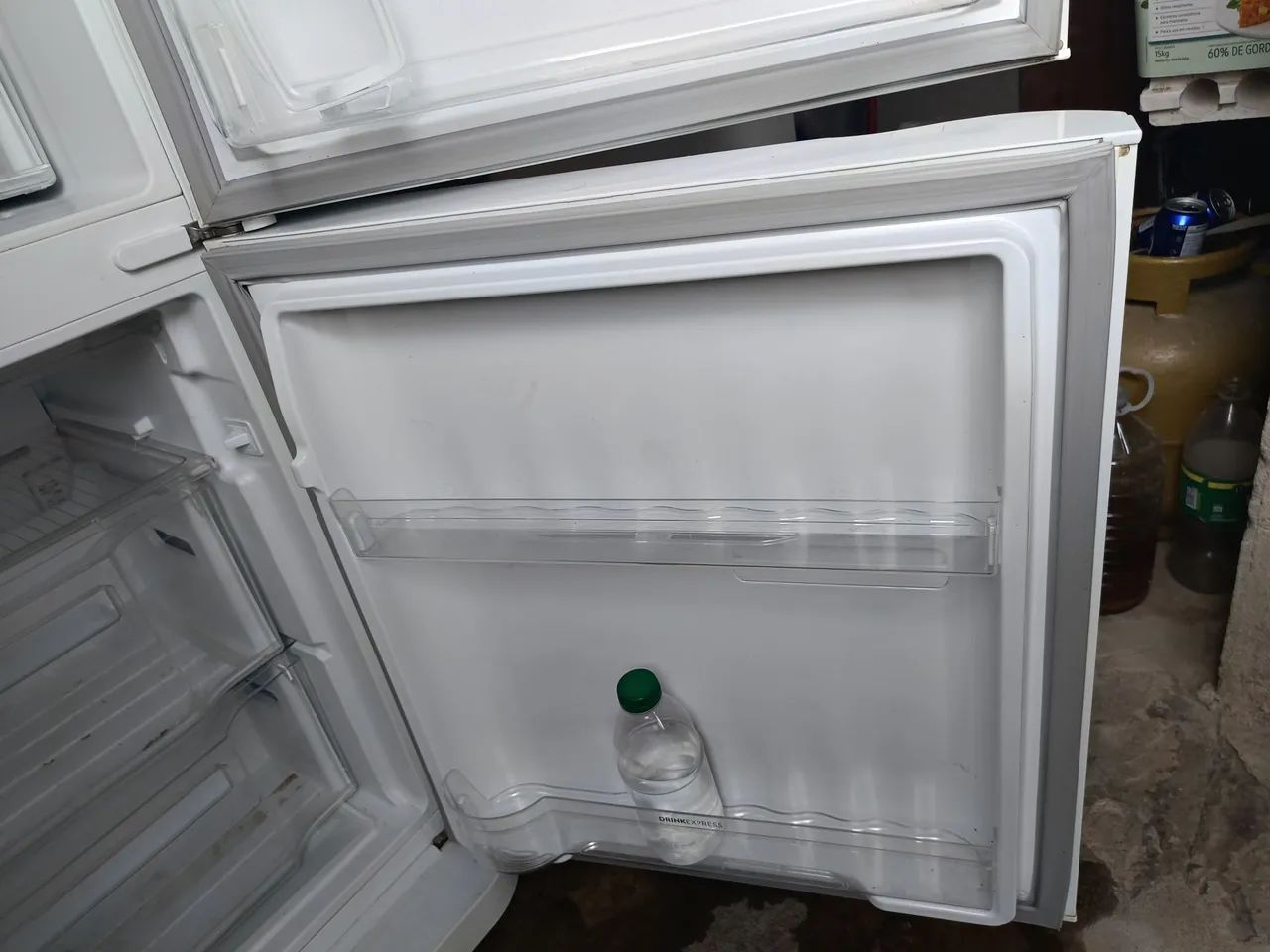 Vendo geladeira  - Foto 5