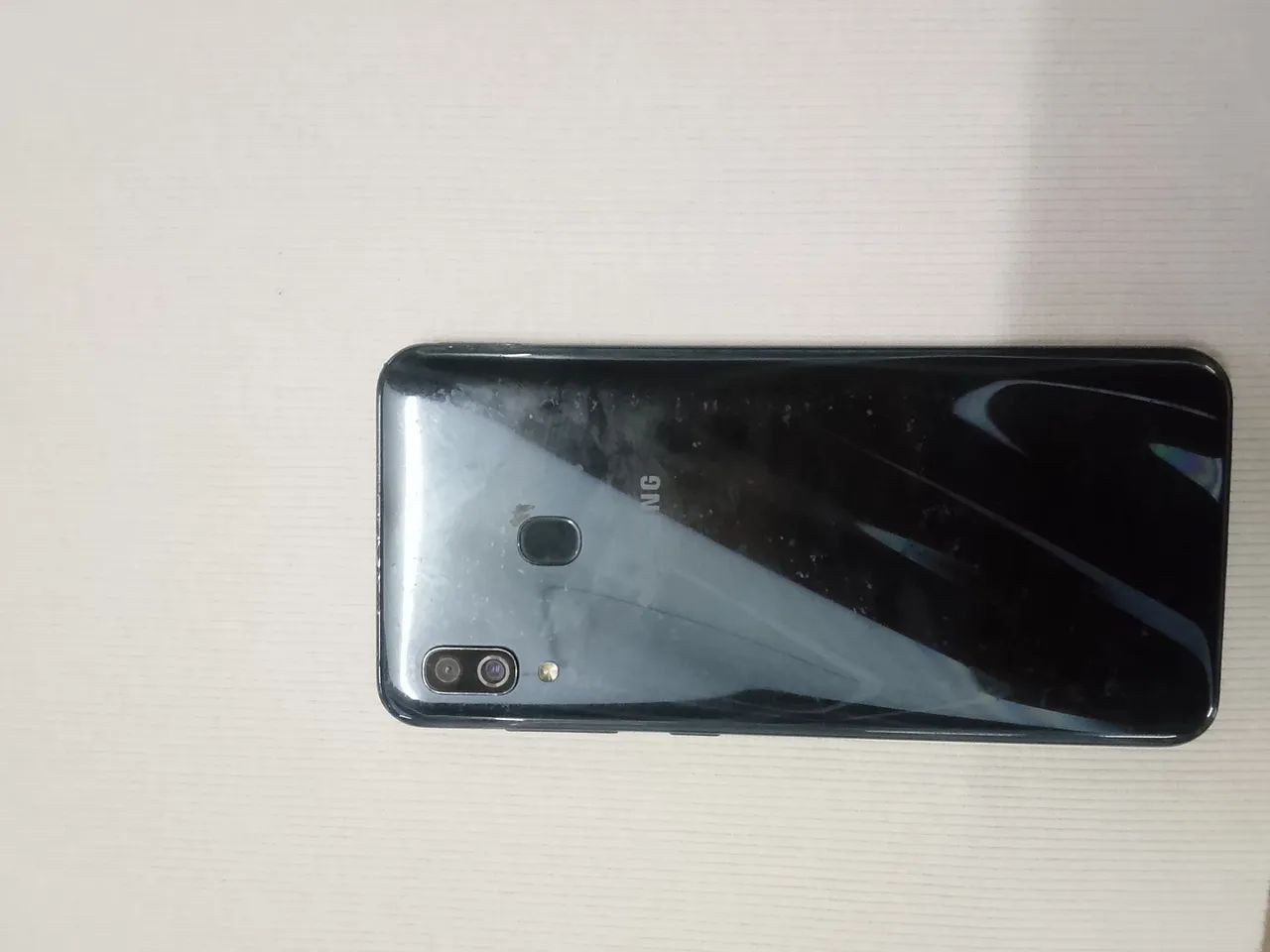 Vende-se celular A30 com a Tela quebrada  - Foto 2