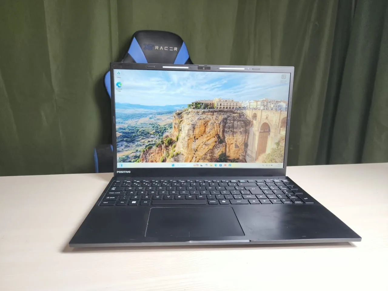 Notebook Positivo RYZEN 7 c/ Placa Vídeo Dedicada 