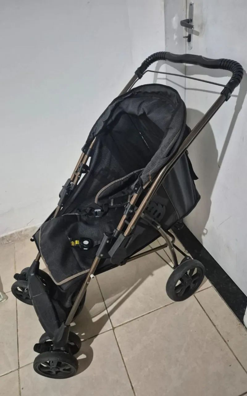 Vendo carrinho de bebê 