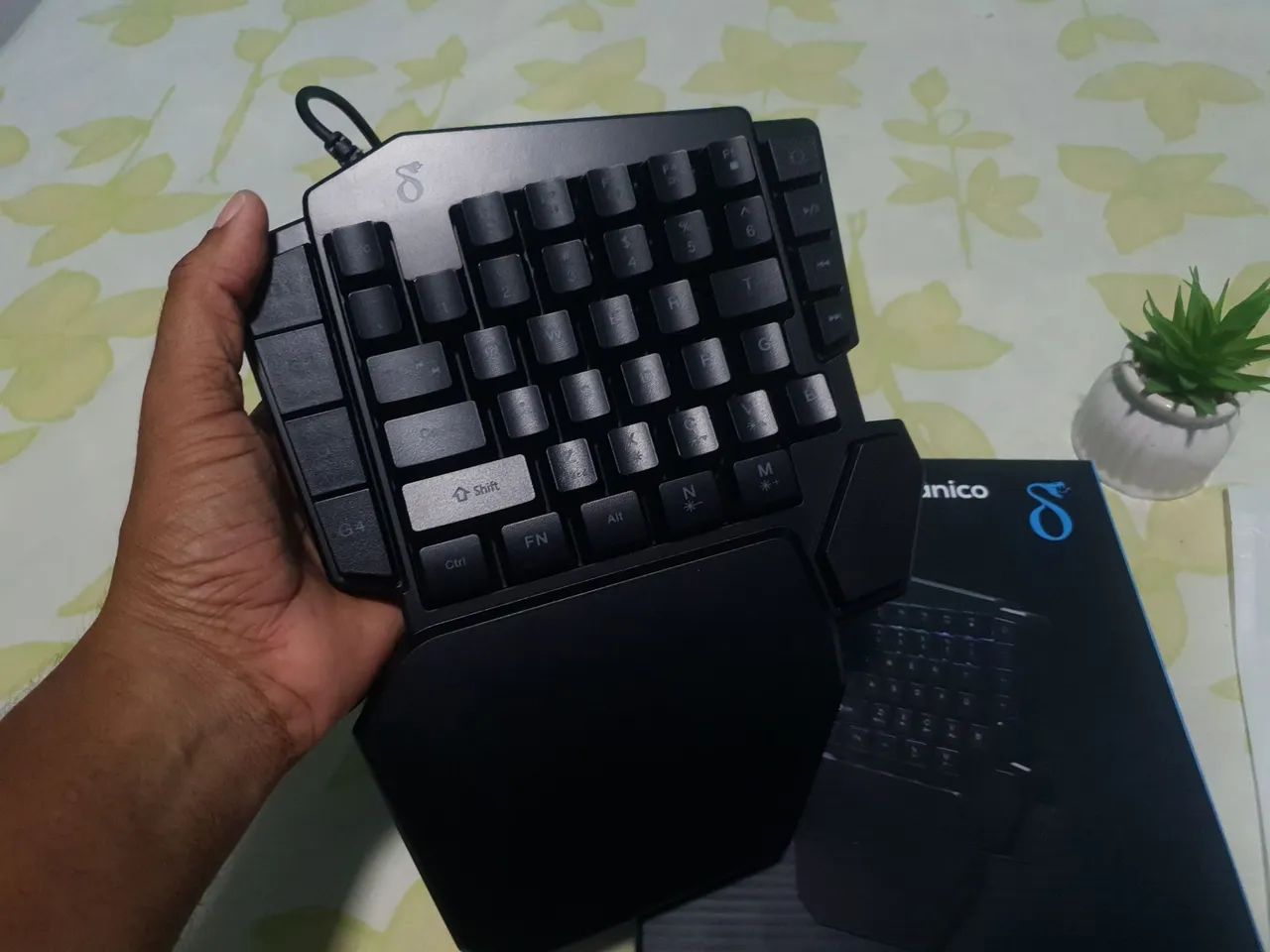 Teclado gamer rgb usb uma mão