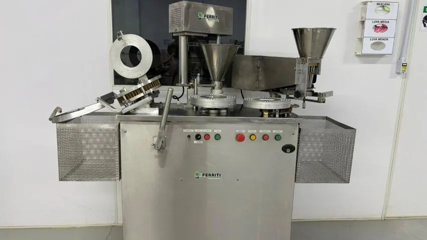 Oportunidade imperdível - Encapsuladora Semi automática Semi nova pronta para a produção
