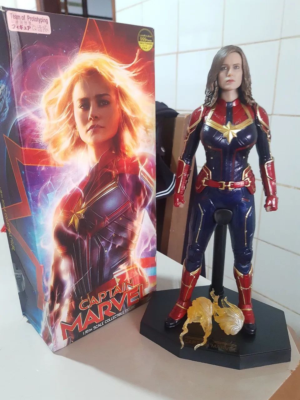 Figura boneco estatua Capitã Marvel Crazy toys 29 cm - Foto 2