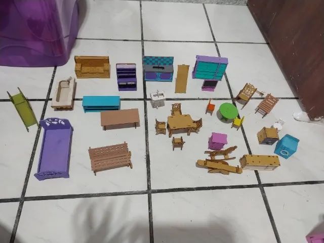 Casinha de MDF + móveis 