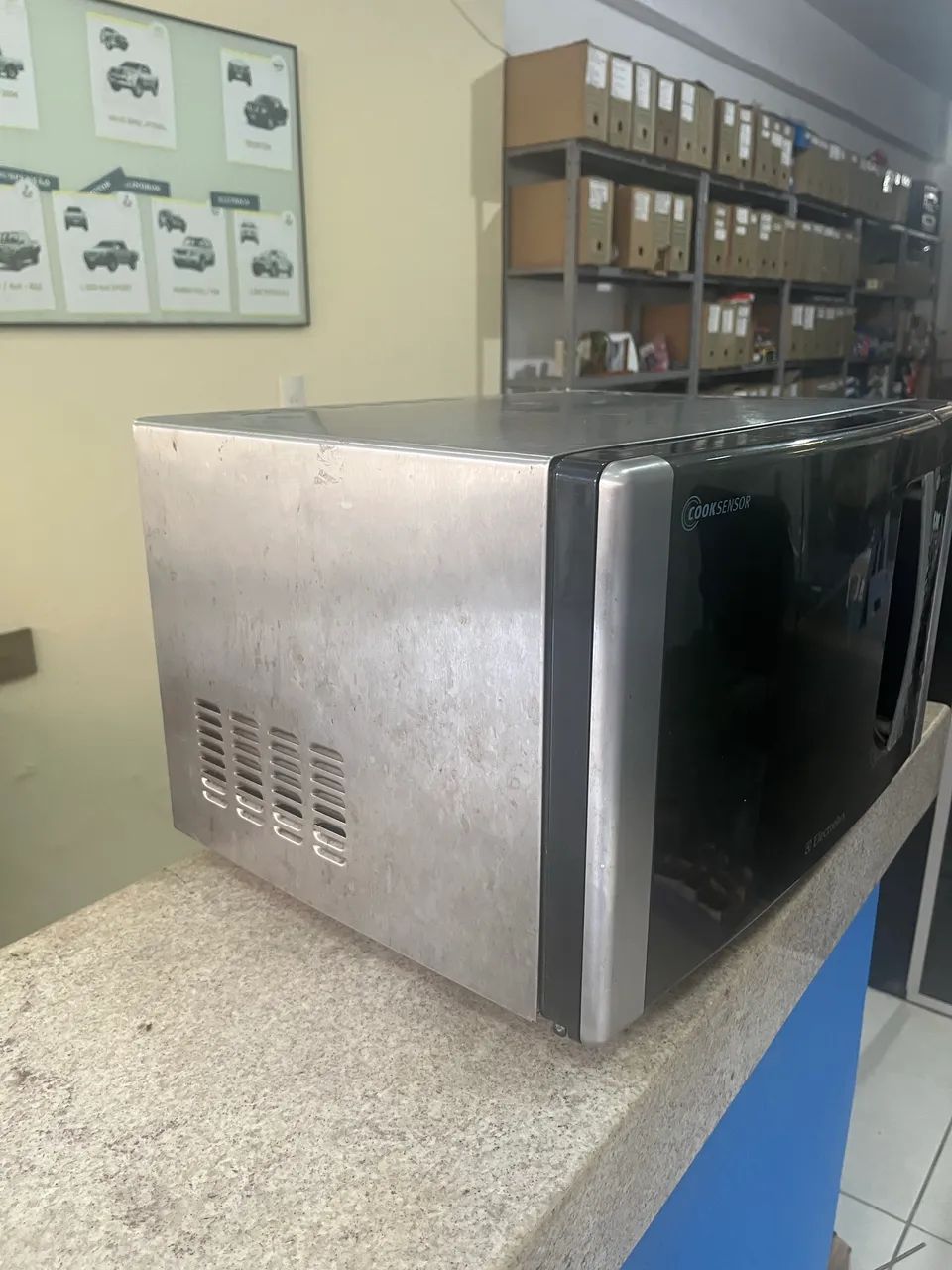 Micro ondas semi novo 