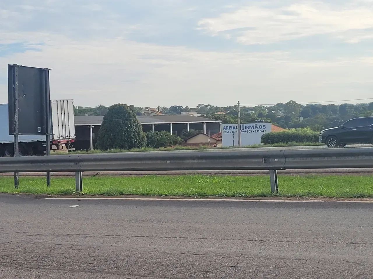 GALPÃO NA BR-153 ( HIDROLÂNDIA) - Foto 2