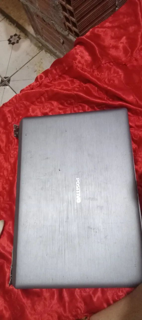 COMPUTADOR DA POSITIVO COM DEFEITOS NA IMAGEM E NA CARCAÇA - Foto 3