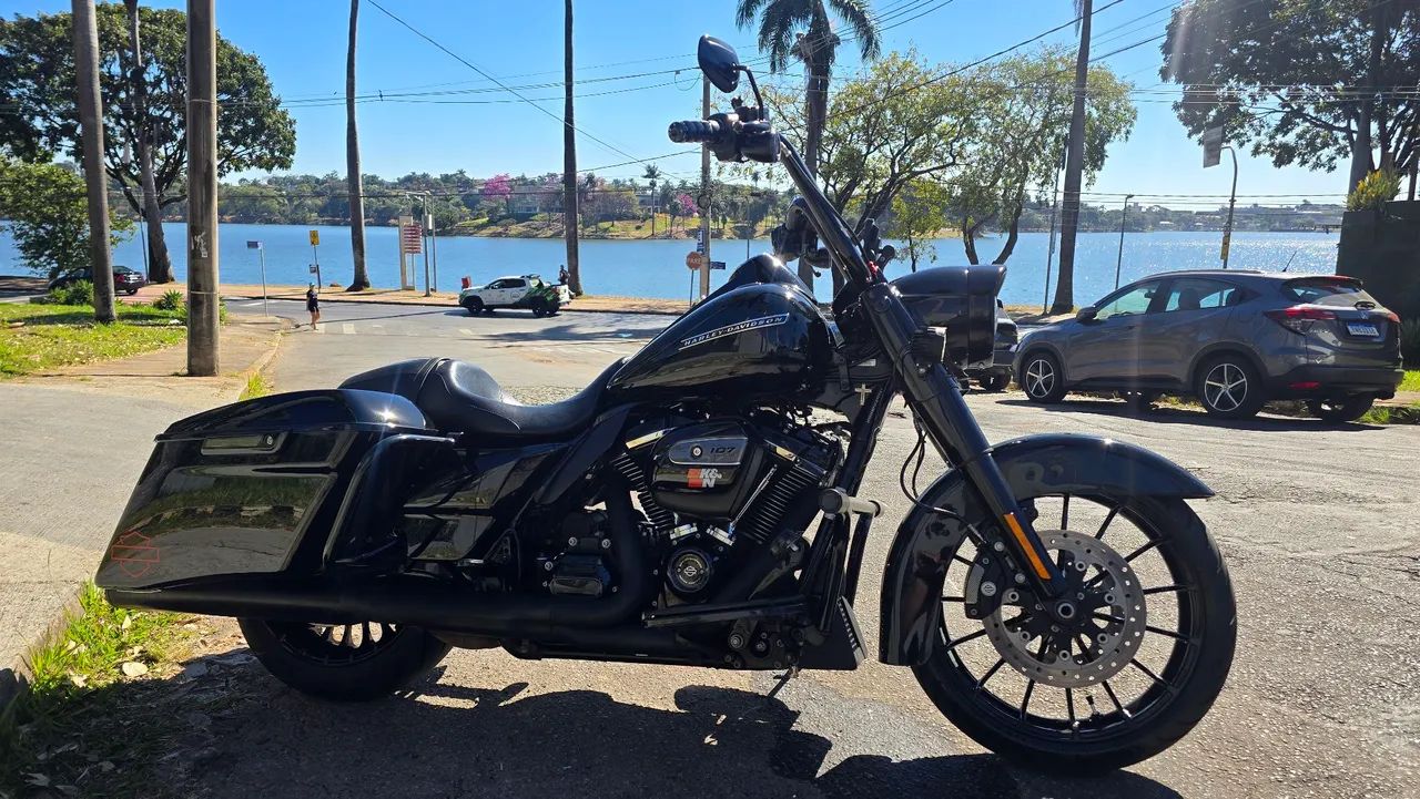 ROAD KING SPECIAL