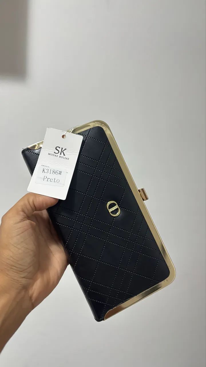 Bolsa nova na etiqueta 
