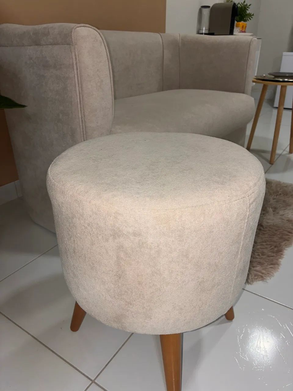 Sofá e puf de recepção  - Foto 3