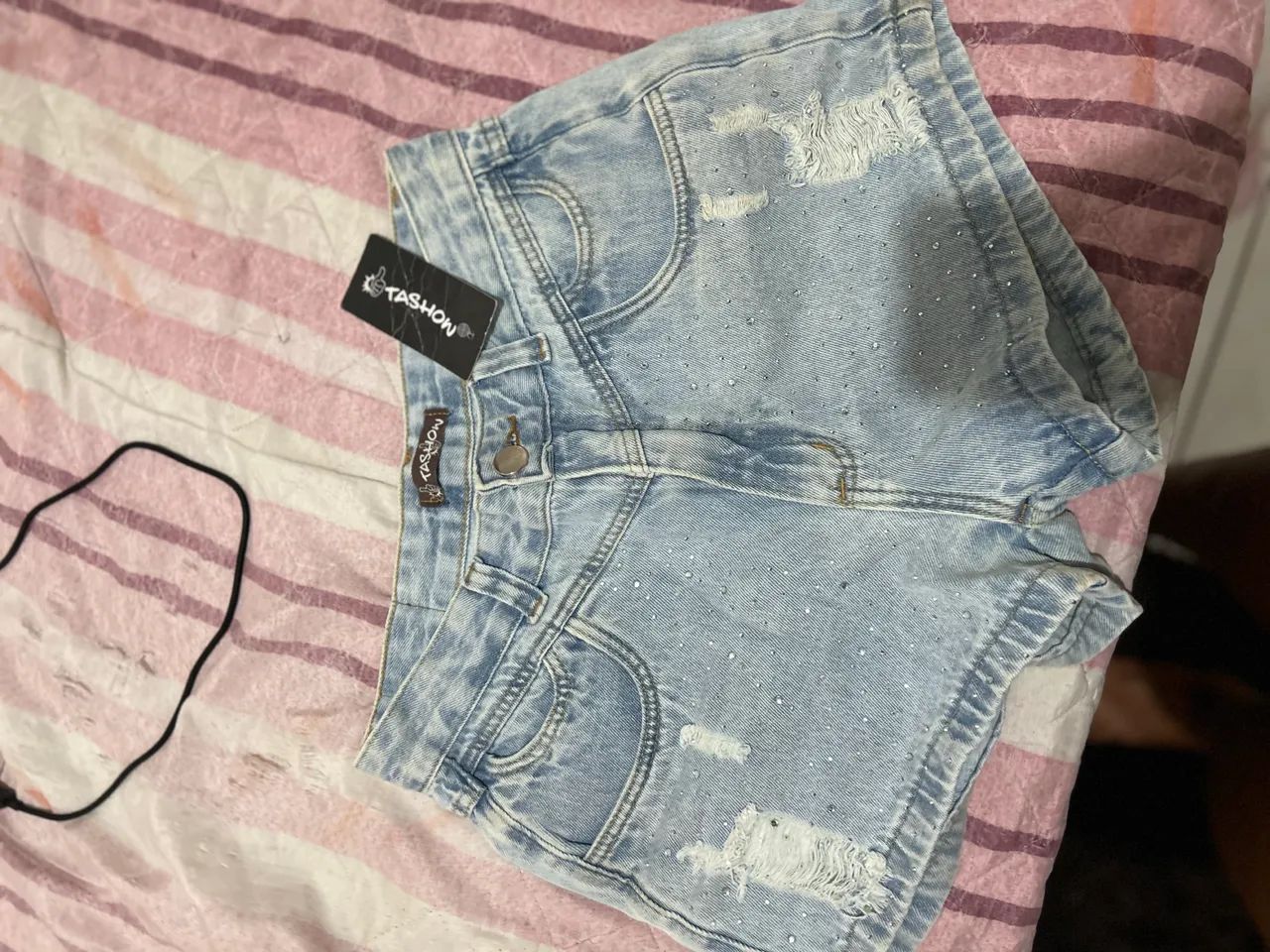 Vendo short com strass