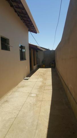 Linda casa em Araxá com 03 quartos - Foto 12