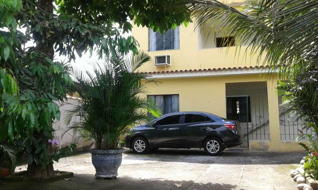 Black Friday casa duplex 4 vagas 2 quartos sendo uma suíte Belford Roxo
