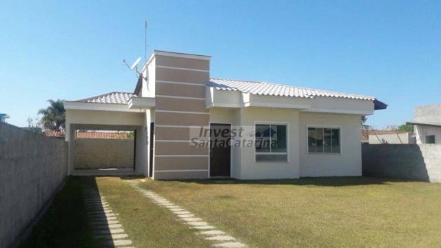 CASA EM GAROPABA 2 DORMITORIOS, DA PRAIA DO ROSA APENAS 5 MINUTOS, PRÓXIMO AO COMÉRCIO DO